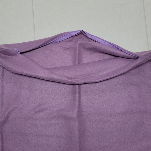 The Paragon Lavender Fleece Pillow Cover - 17" - Brand New, Never Used! - Picture 4 of 8